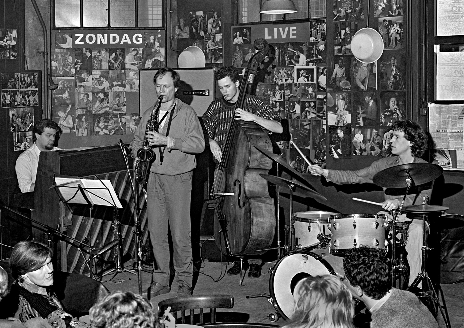 Foto: Joop van Osch
Guus Tangelder Quartet, George Jazzcafé, 08-03-1987
Michiel Braam (piano), Guus Tangelder (sax), Stephan
Lievenstro (bas), Andre Groen (drums)